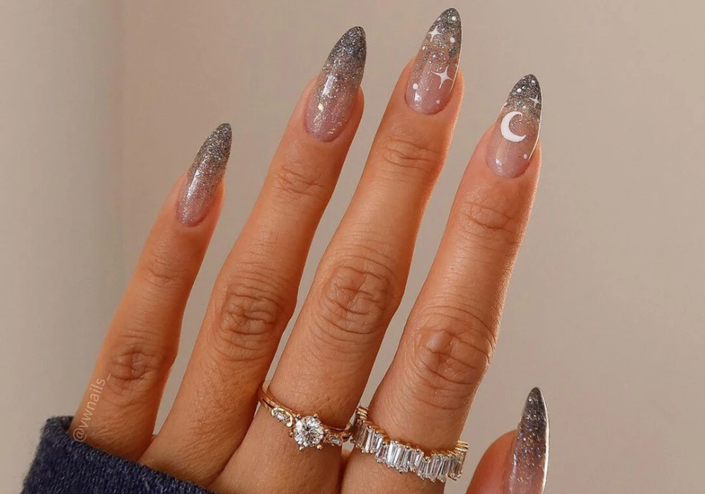 Glitter Summer Nails Ideas for Party and Night Look