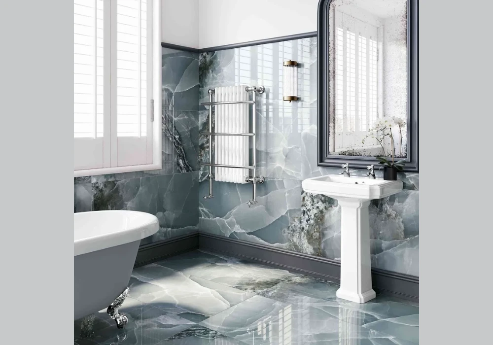 Glossy Tile Design for Bright Bathroom Spac