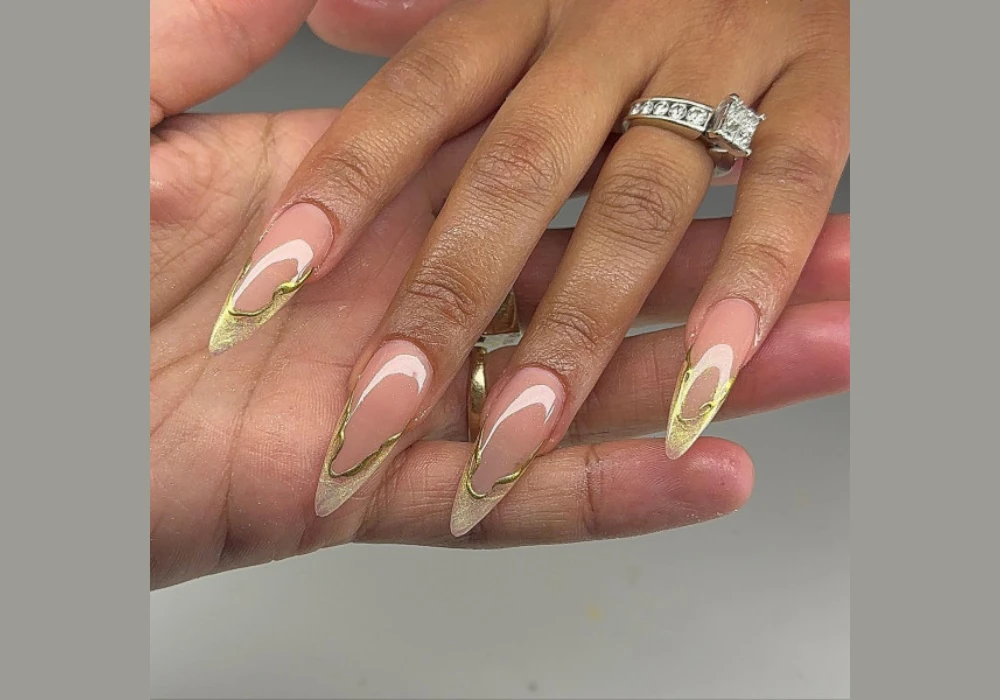 Gold Accent Summer Almond Nail Ideas for Light Luxury Touch