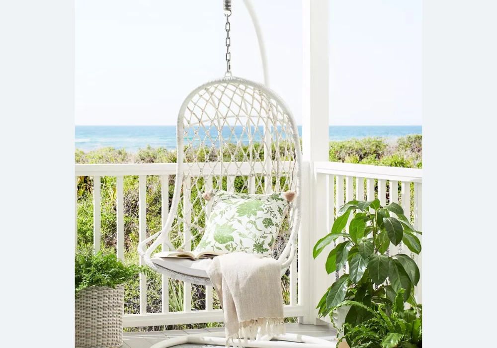 Hanging Chair for a Relaxed Corner