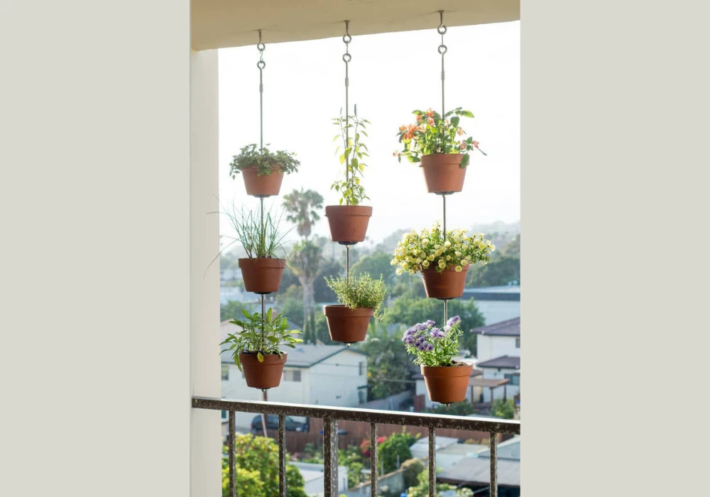 Hanging Planters for Compact Decoration