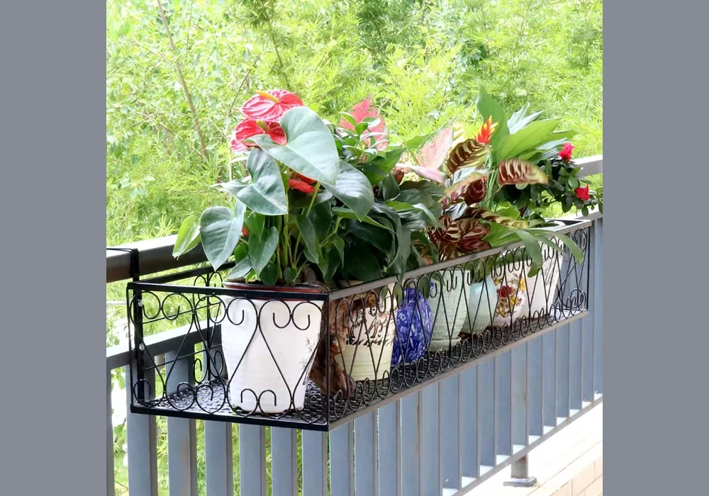 Hanging + Stand Combo Balcony Plant Stand Ideas