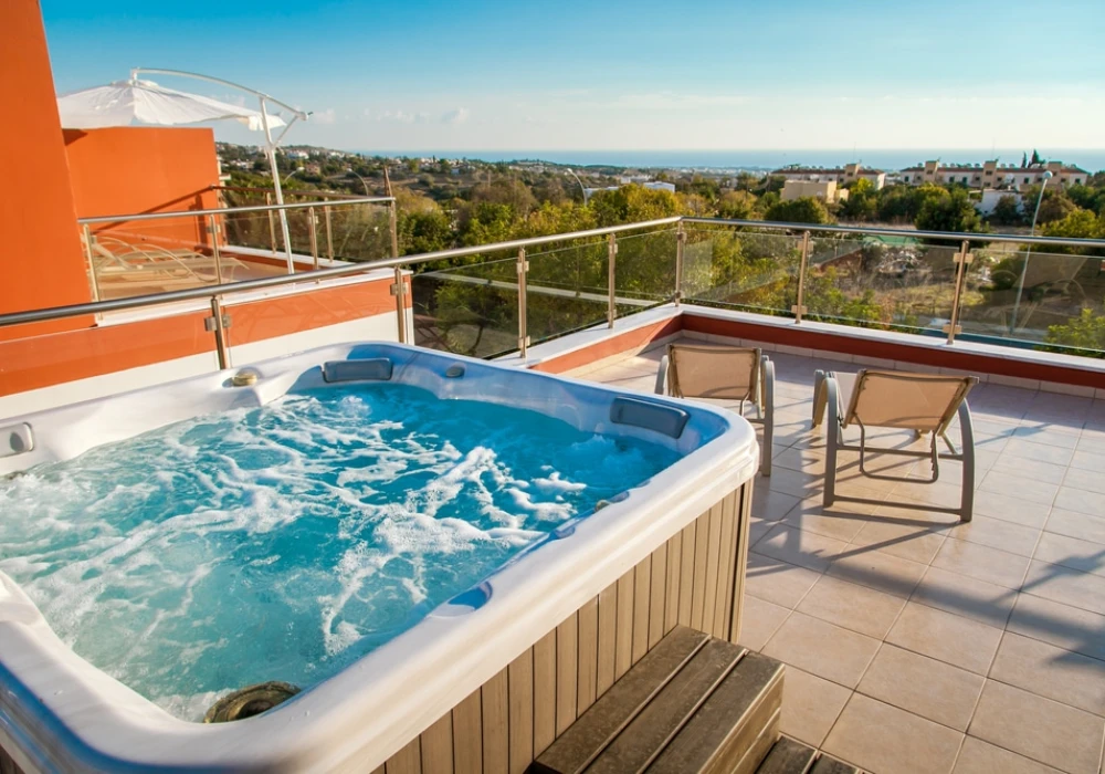 Inflatable Jacuzzi Style Pool for Comfort Feel