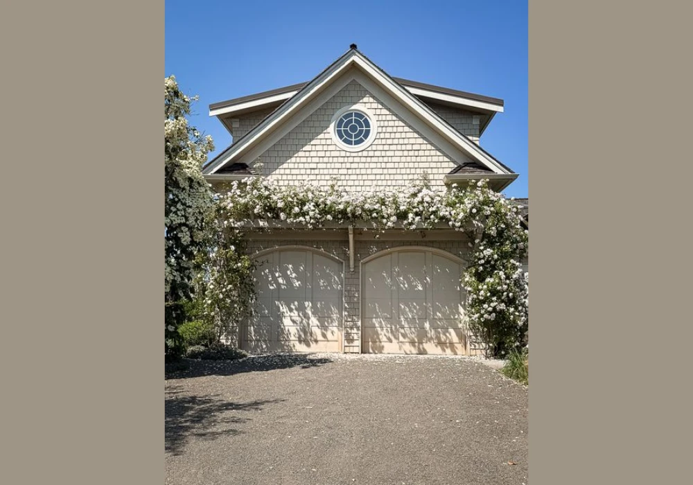 Lattice Pattern Trellis Over Garage Door Ideas for Classic Appeal