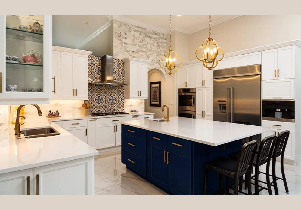 Metallic Accent Summer Kitchen Styling Ideas for Balanced Shine