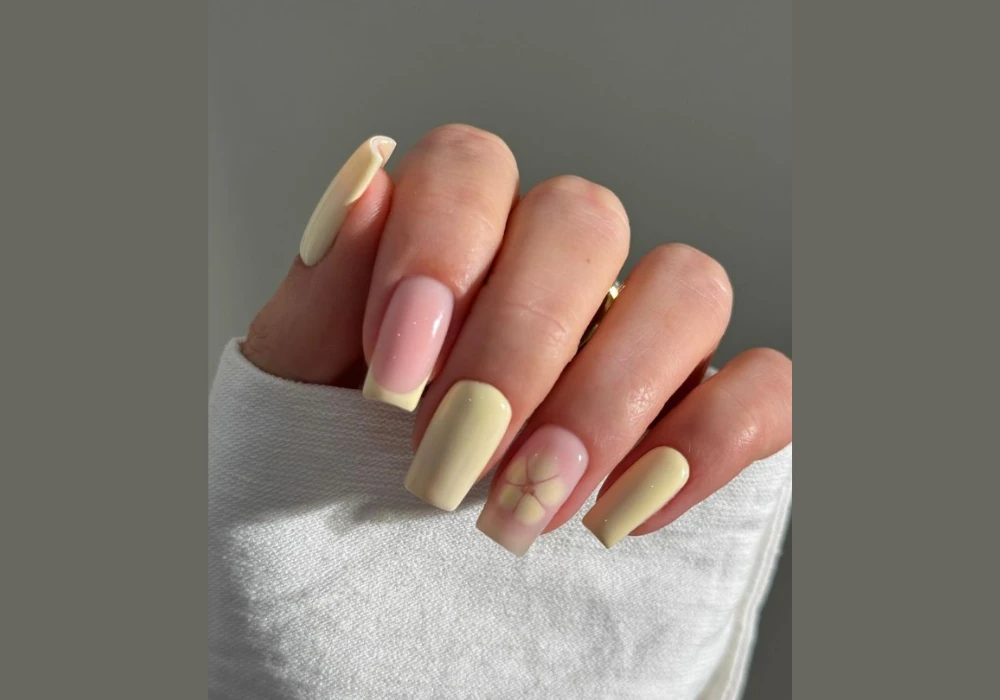 Minimal Pastel Summer Vacation Nail Ideas for Simple Travel Style