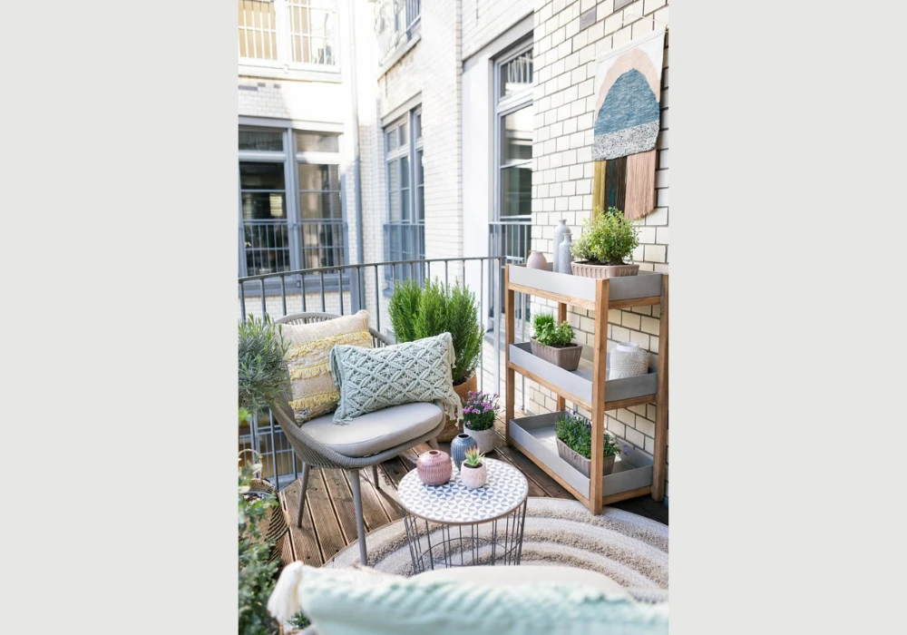 Minimalist Balcony Plant Stand Ideas for a Clean Look