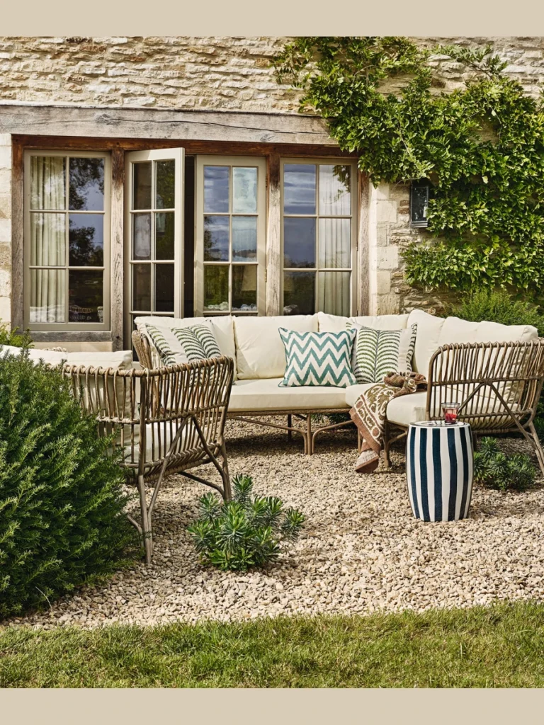 Minimalist Gravel Patio Space