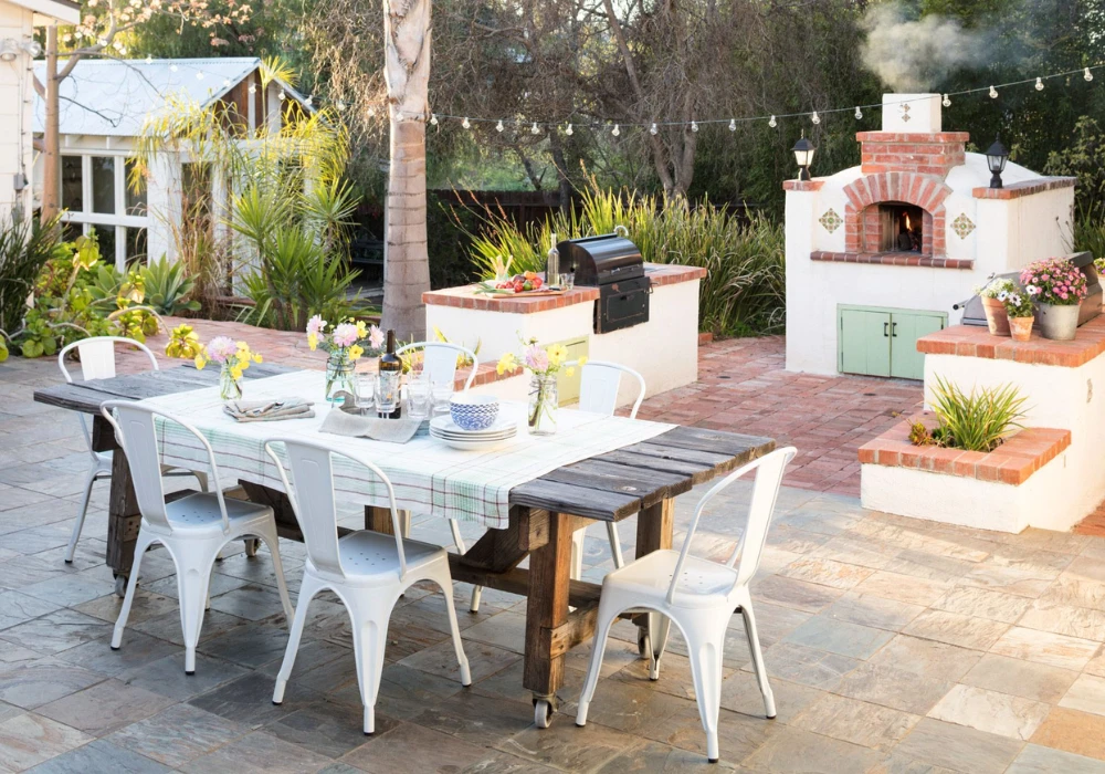 Outdoor Dining Setup Ideas for Summer Kitchen Areas
