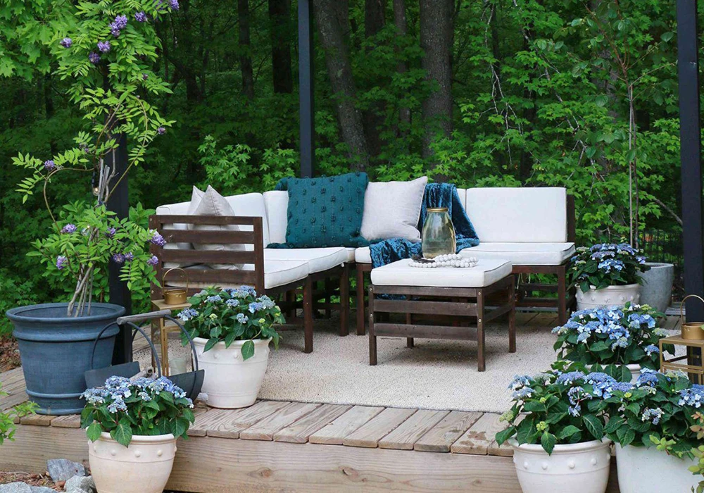 Outdoor Seating Corners for Summer Comfort