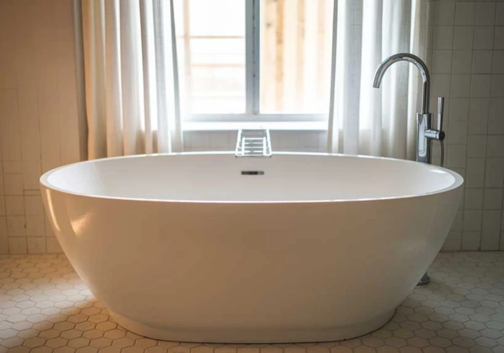 Oval Modern Bathtub Design
