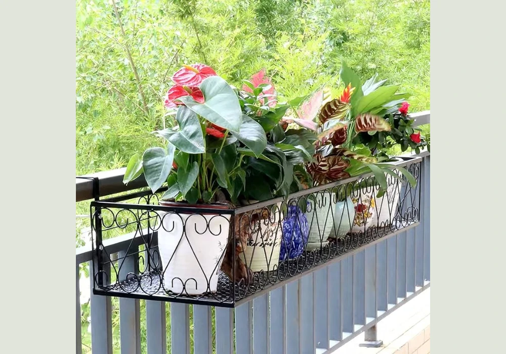 Rail Hook Pots for Flexible Plant Placement