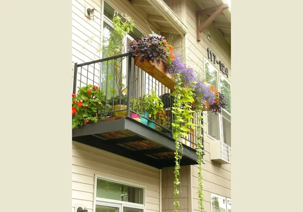 Railing Hanging Planters for Easy Setup