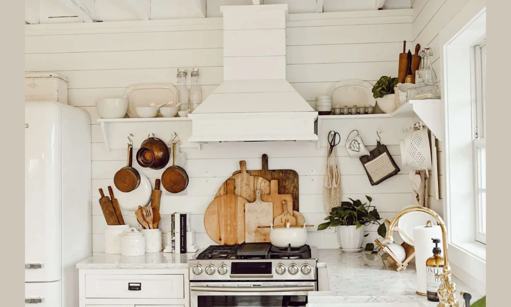 Backsplash Fixtures: Protection and Style