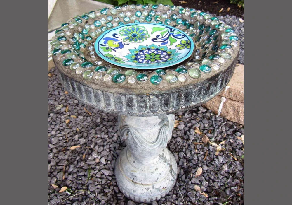 Recycled Dish Bird Bath Idea