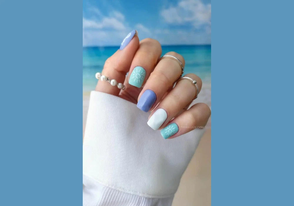 Simple Short Summer Vacation Nail Ideas for Easy Travel Style