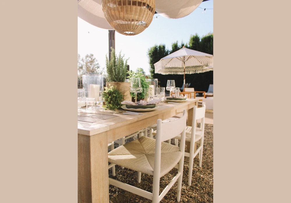 Small Backyard Dinner Summer Party Idea