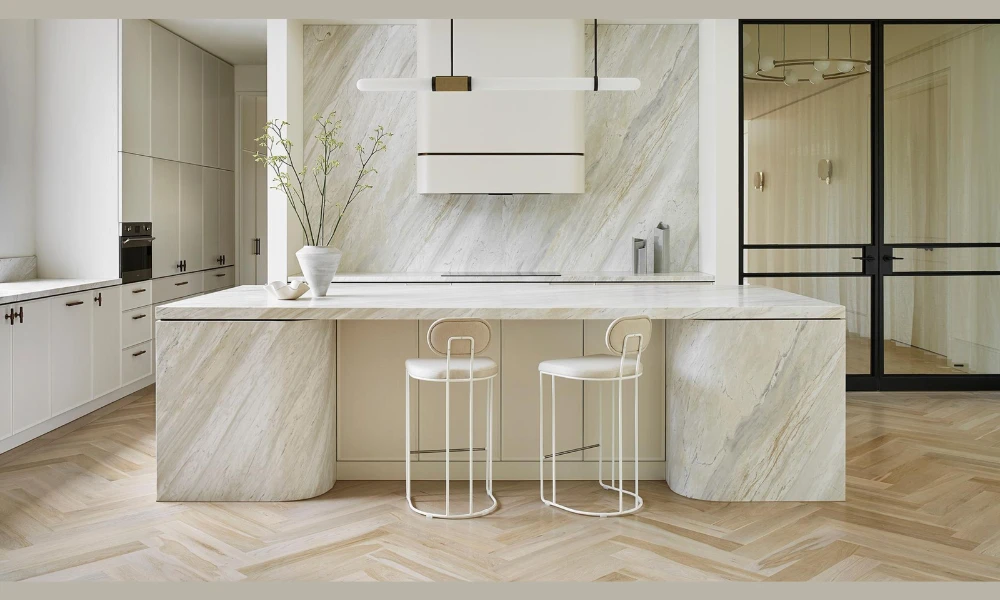 Extended Countertop Kitchen Bar for a Seamless Look