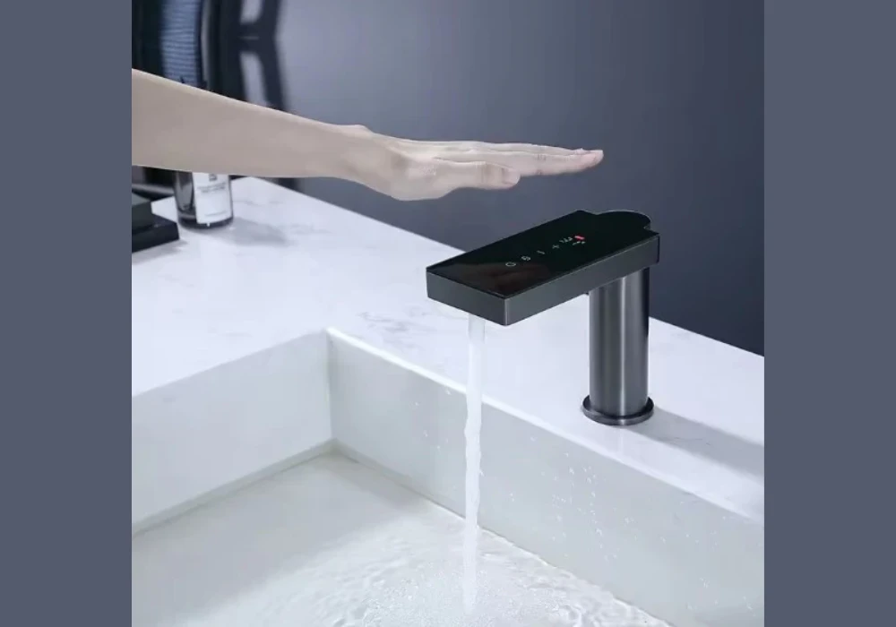 Smart Sensor Sink for Modern Convenience