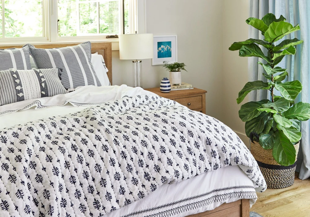 Summer Bedroom Decor Ideas Using Indoor Plants