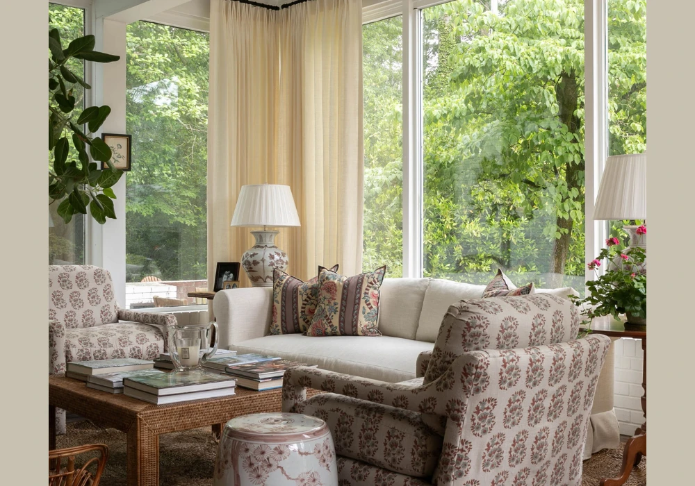 Summer Indoor Decoration Ideas with Airy Room Layouts