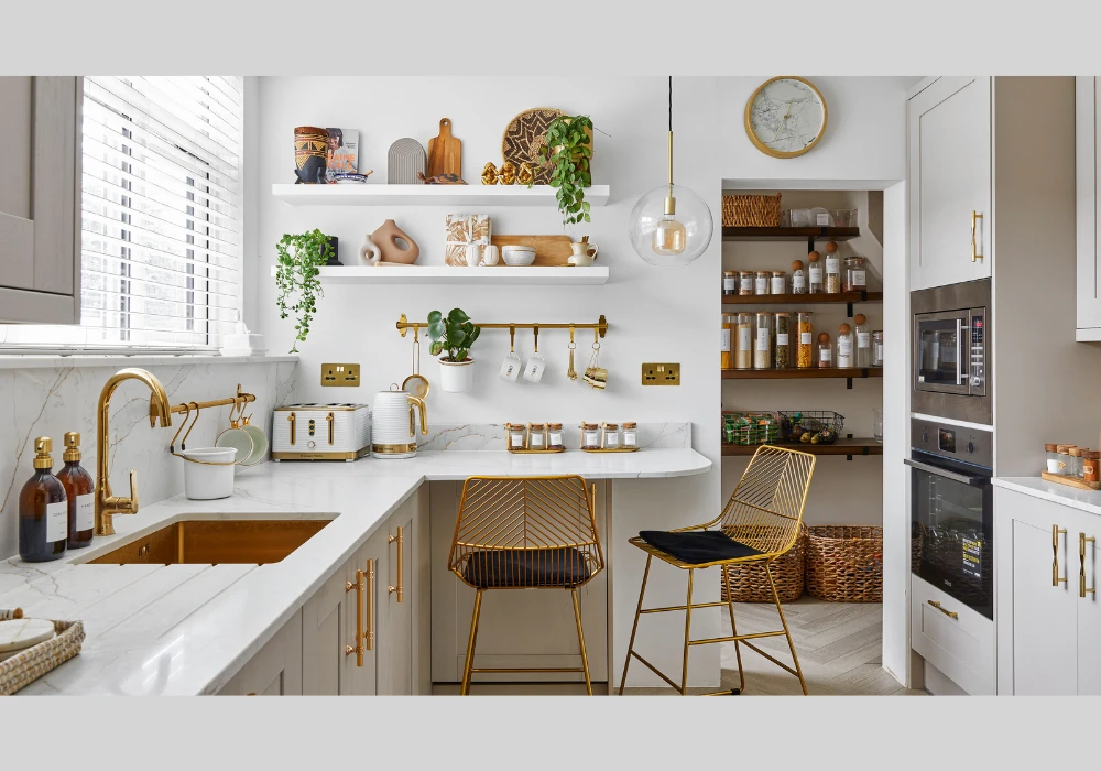Summer Kitchen Storage Trends for Clean and Organized Spaces