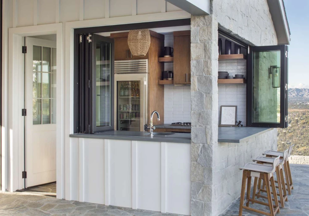 Ventilation Ideas for Comfortable Summer Outdoor Kitchens