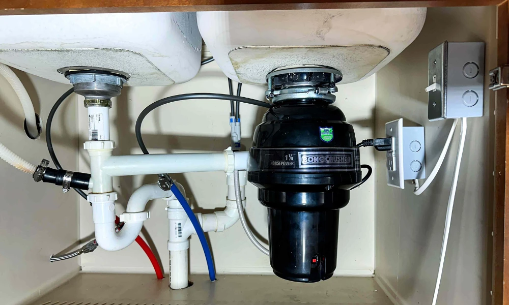 Waste Disposal Fixtures: Keep Your Kitchen Clean