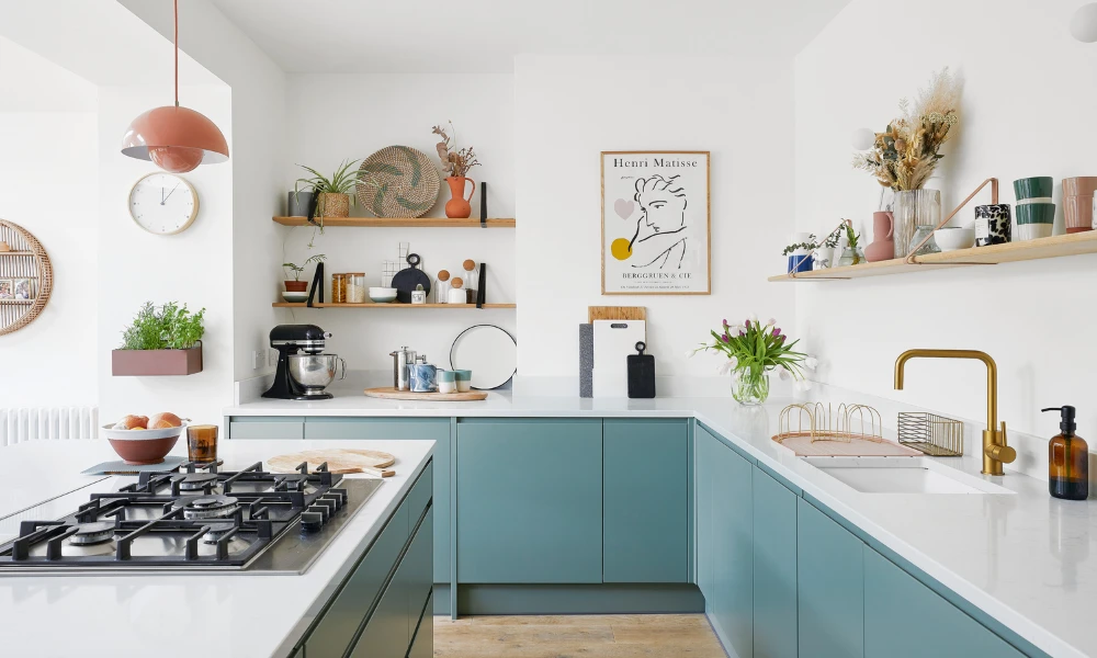 Open Shelving Kitchen Bar for Style and Storage