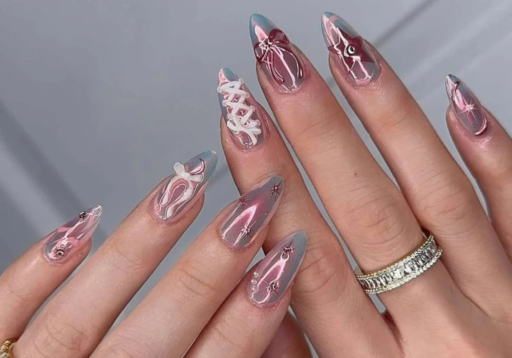 french manicure Chrome Finish Summer Nails 2026 for Modern Shine Effect