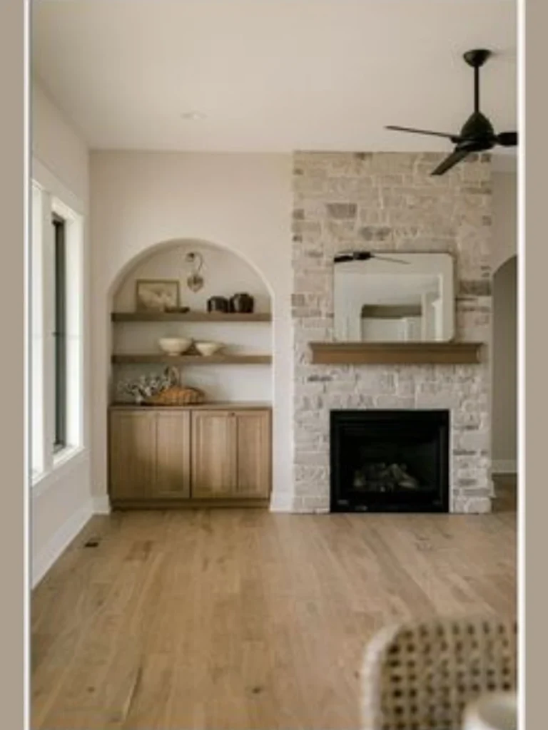 Arched Built In Niches for a Soft Silhouette