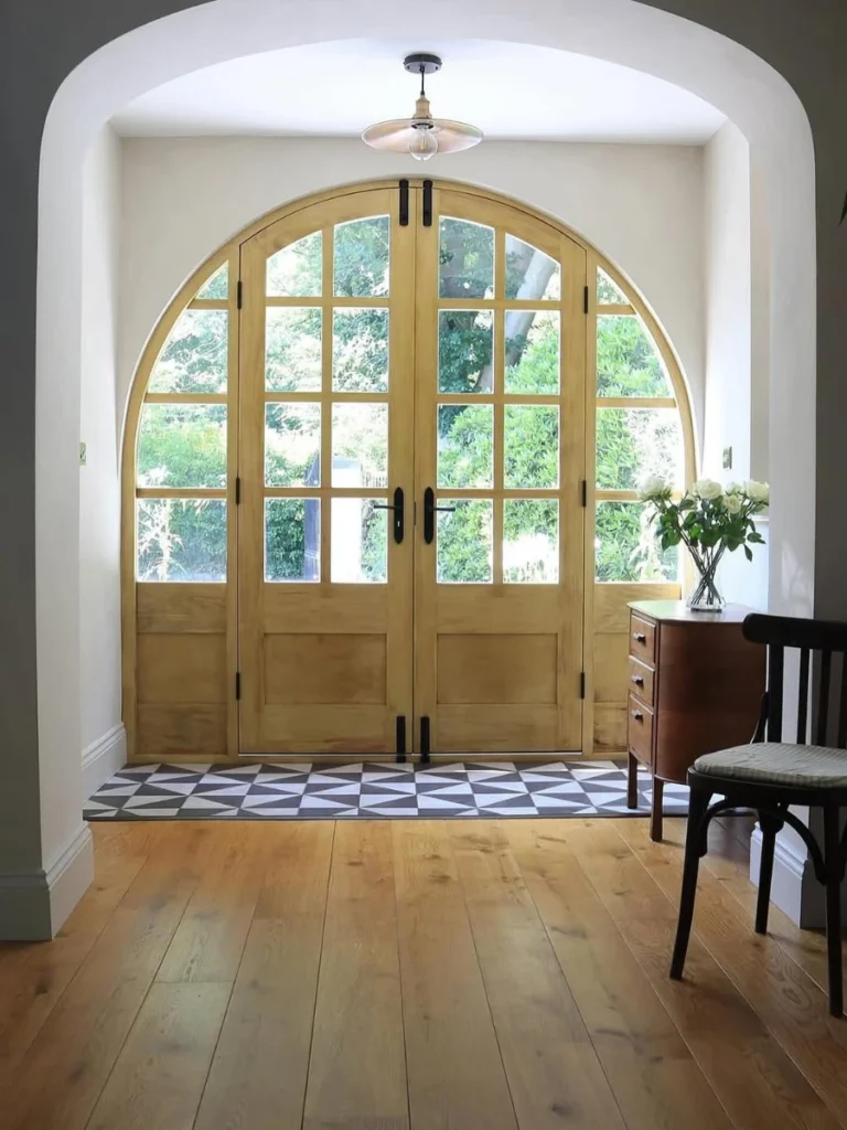 Arched Doorways and Curved Architecture