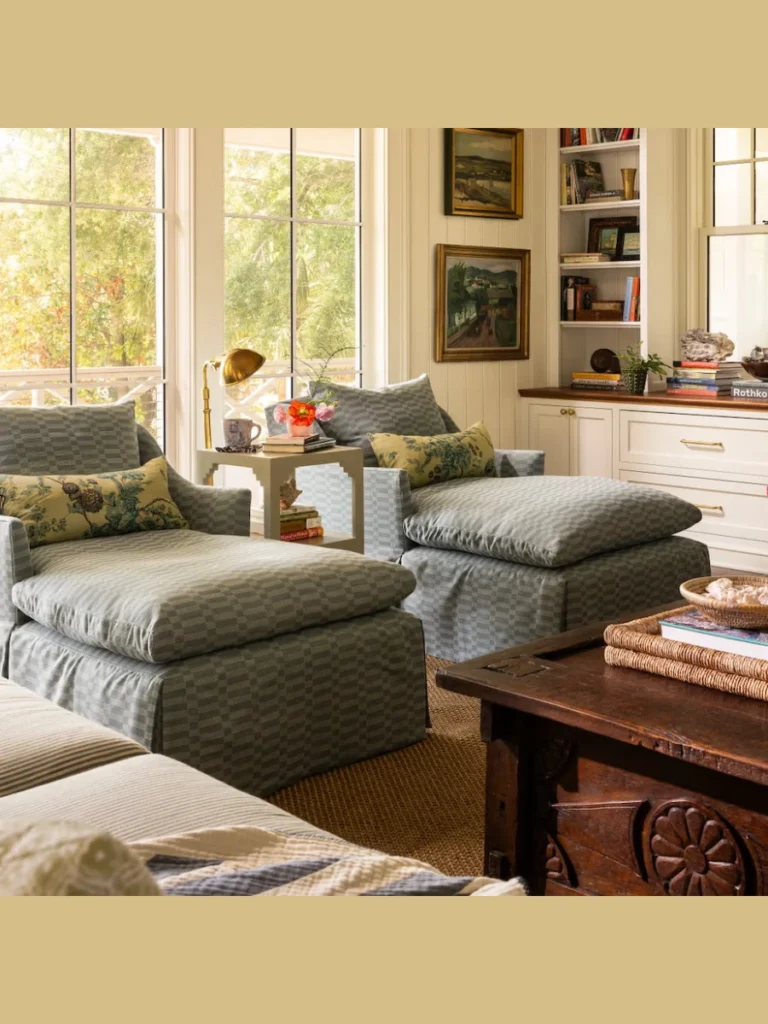 Creating Moods with Accent Chair Pillows