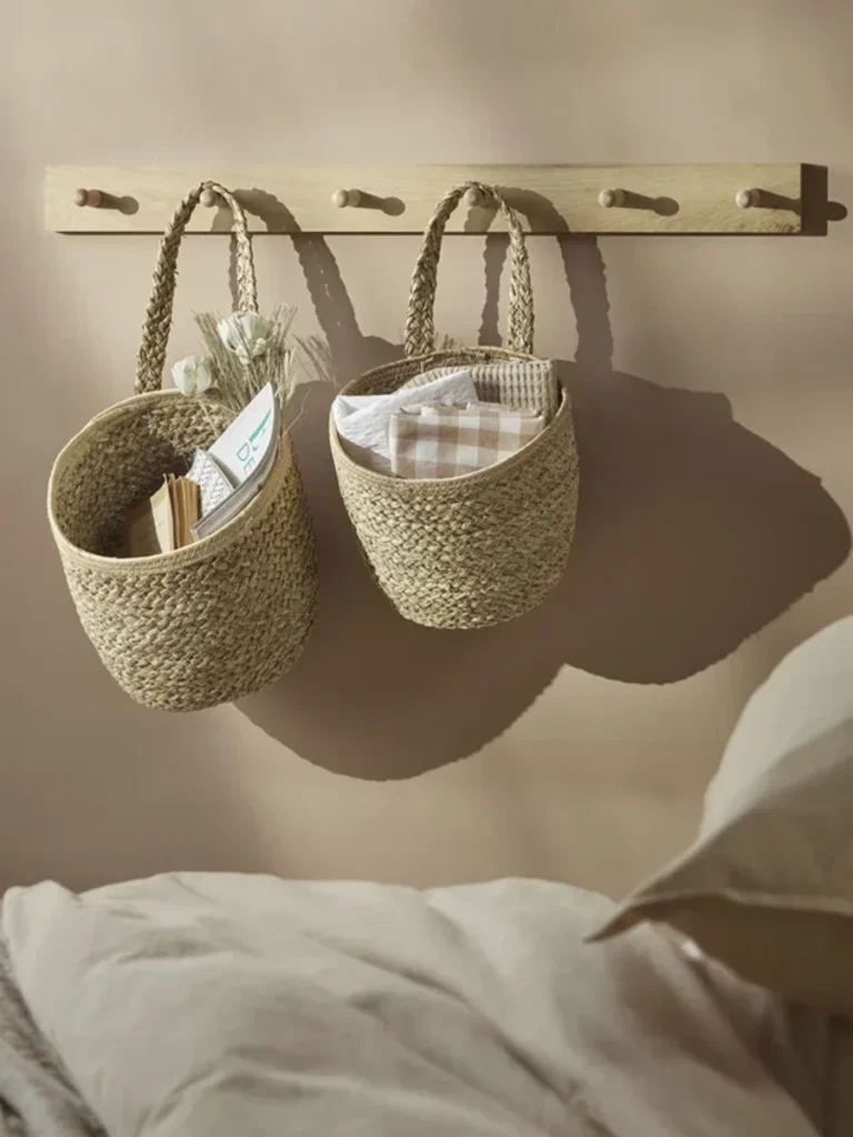Curved Seagrass Envelope Wall Pouches