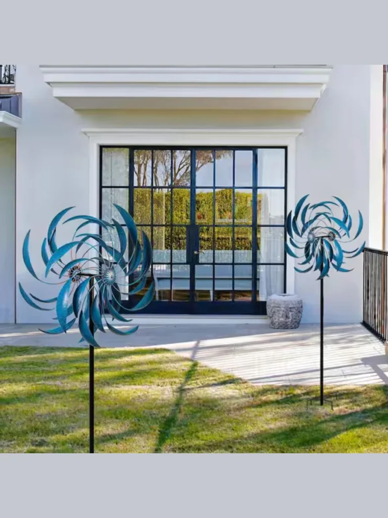 Kinetic Wind Sculptures for Relaxing Visual Motion