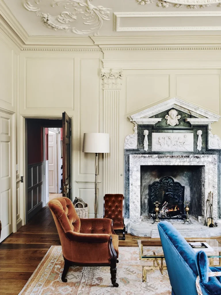 Romantic Shabby Chic with Ornate Plaster