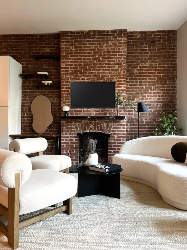 Symmetrical Sconce Lighting to Frame the Screen