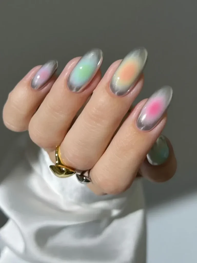 Aura Gradient Chrome Transitions