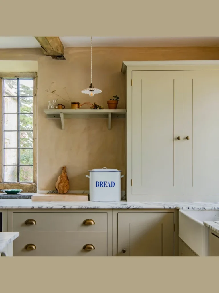 Earthy Lime Wash Plaster Side Walls