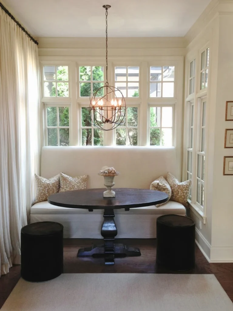 Extending Oval Tables For Flexible Dinner Hosting