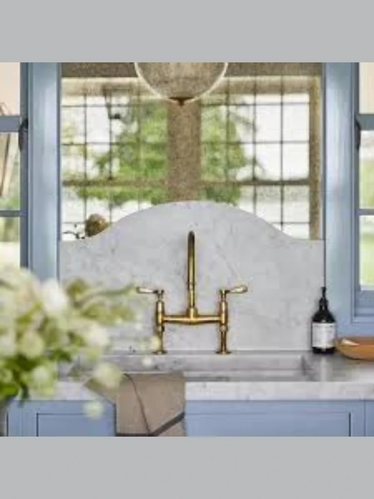Sculptural Curved Arch Marble Backsplashes