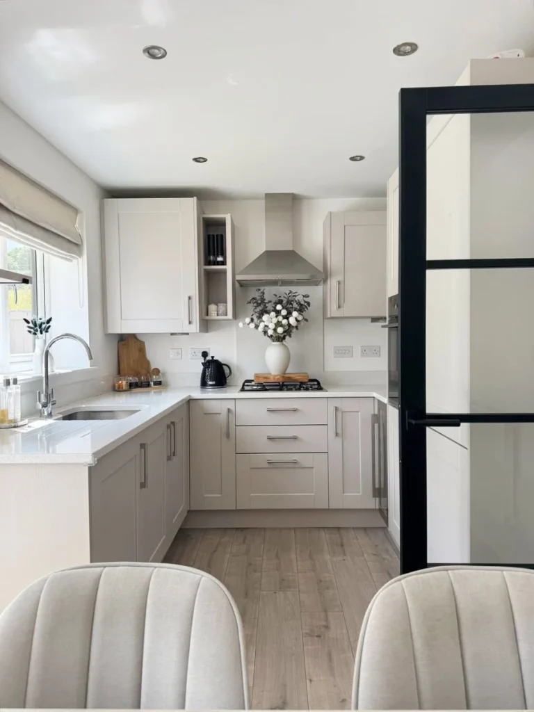 Soft Cashmere Paint and Pale Oak Duos