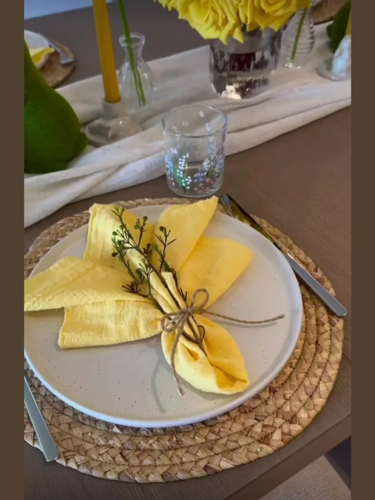 Style Individual Placements with Bright Yellow Cotton Napkin Rings