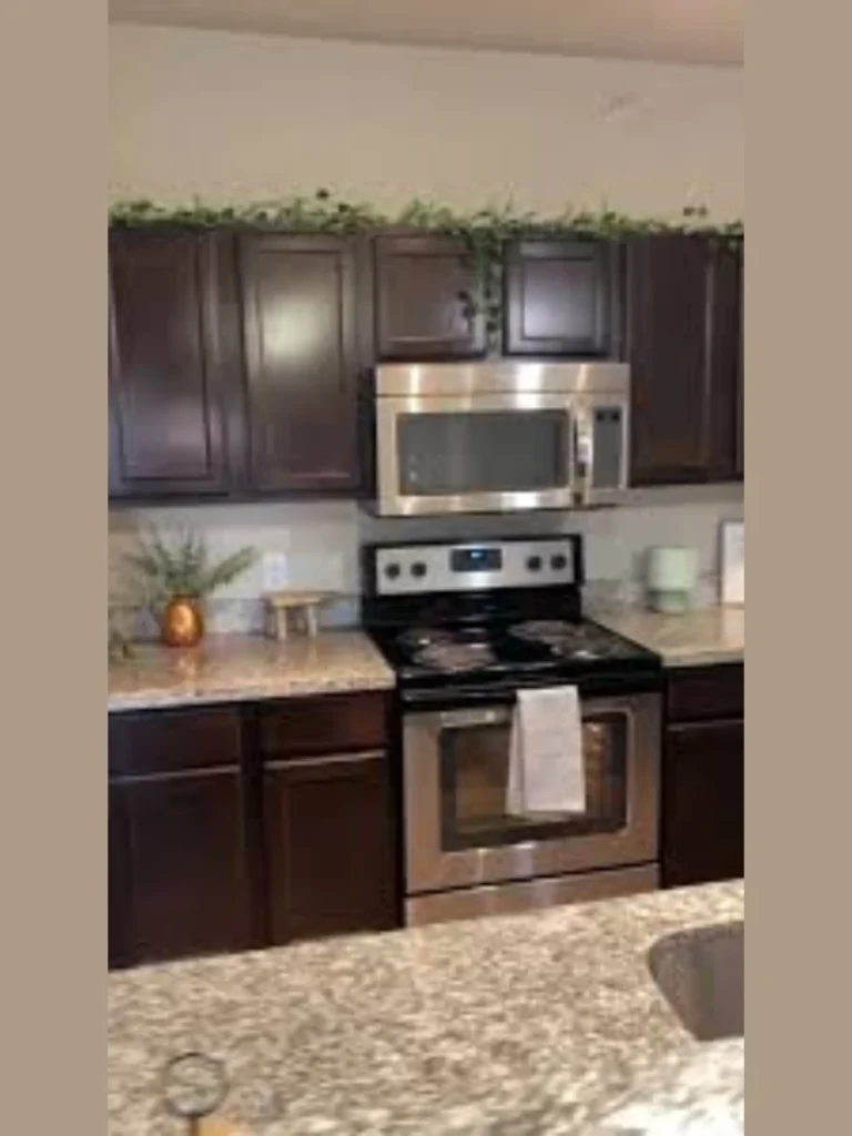 Trailing Cabinet Top Ivy Vines